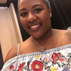 Meet your Posher, Reneisha